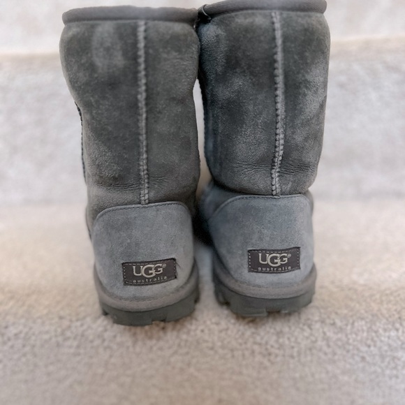 Grey Ugg Classic Short - Picture 4 of 5